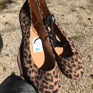 NWT - Cheetah Flats